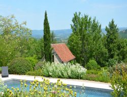 Cottages with pool in the Lot, Midi Pyrenees.